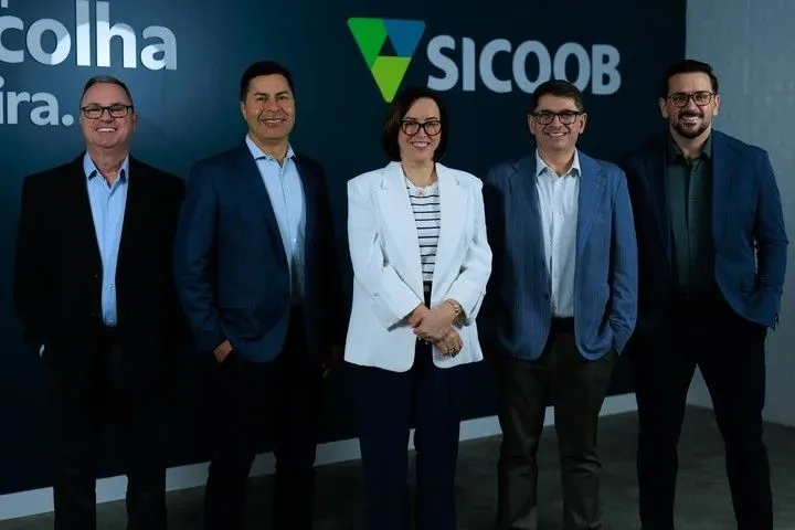 Sicoob MaxiCrédito elege primeira mulher presidente do conselho, fortalecendo o cooperativismo em Blumenau