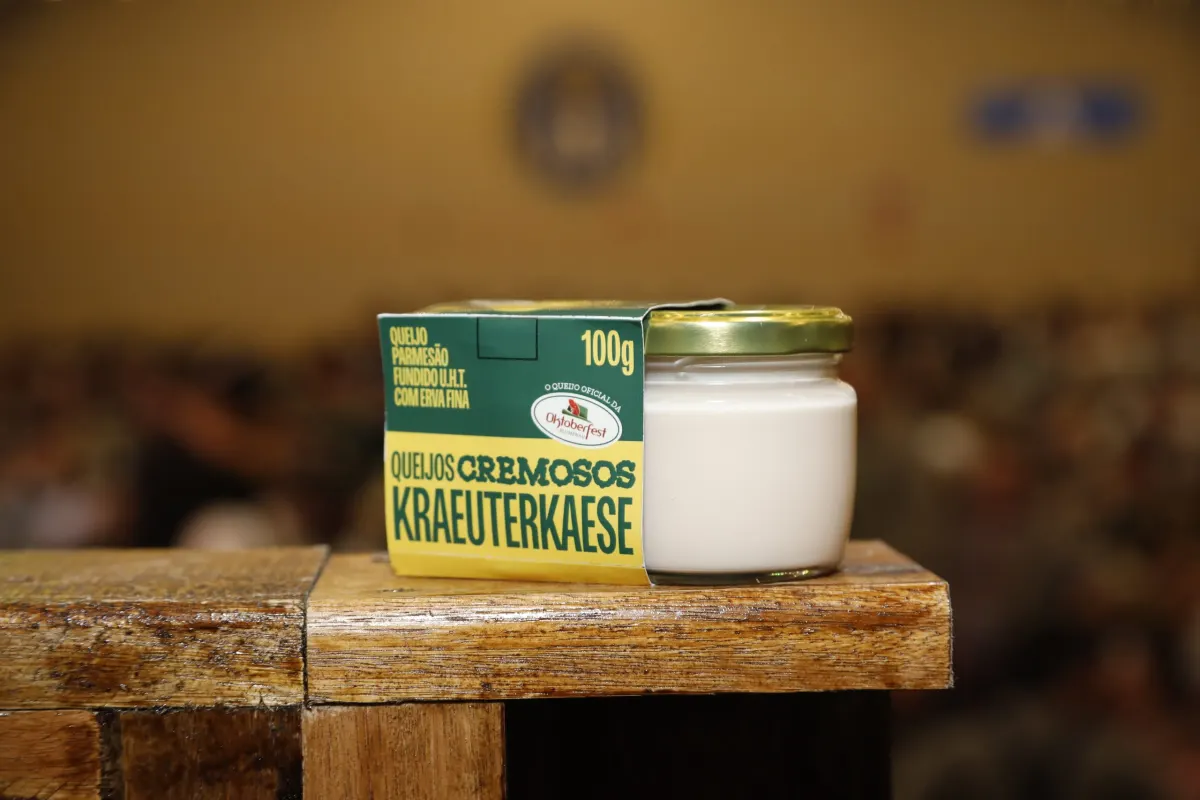 Queijo Kraeuterkaese é lançado como produto oficial da Oktoberfest Blumenau, valorizando a tradição local