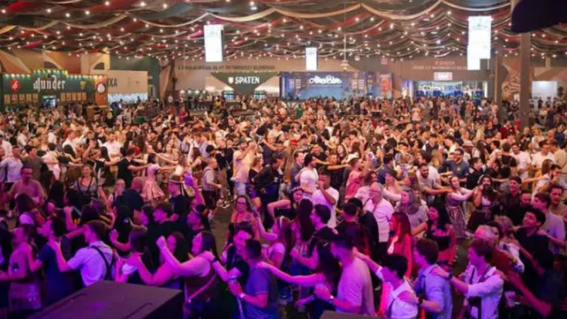 Oktoberfest Blumenau 2026 traz bandas alemãs e celebra tradição germânica com novos atrativos