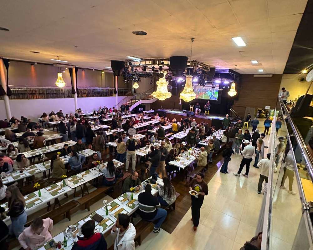 Feijoada da Equipe Safari reúne convidados em Blumenau com organização e confraternização