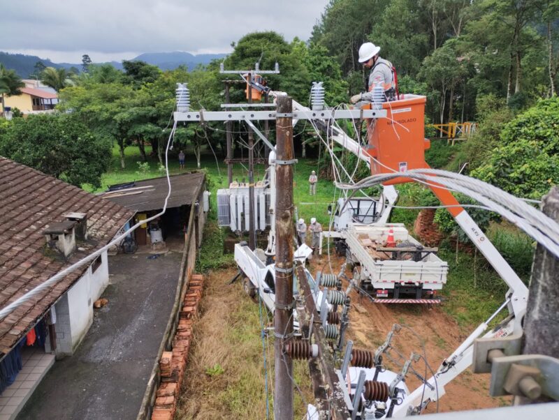 Celesc Investe R$ 364 Milhões em Modernização da Rede Elétrica em Blumenau e Região