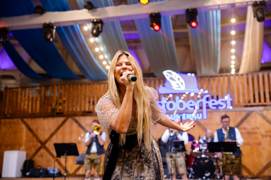 Die Kirchdorfer e Florian Opahle esquentam a Oktoberfest Blumenau com música e tradição